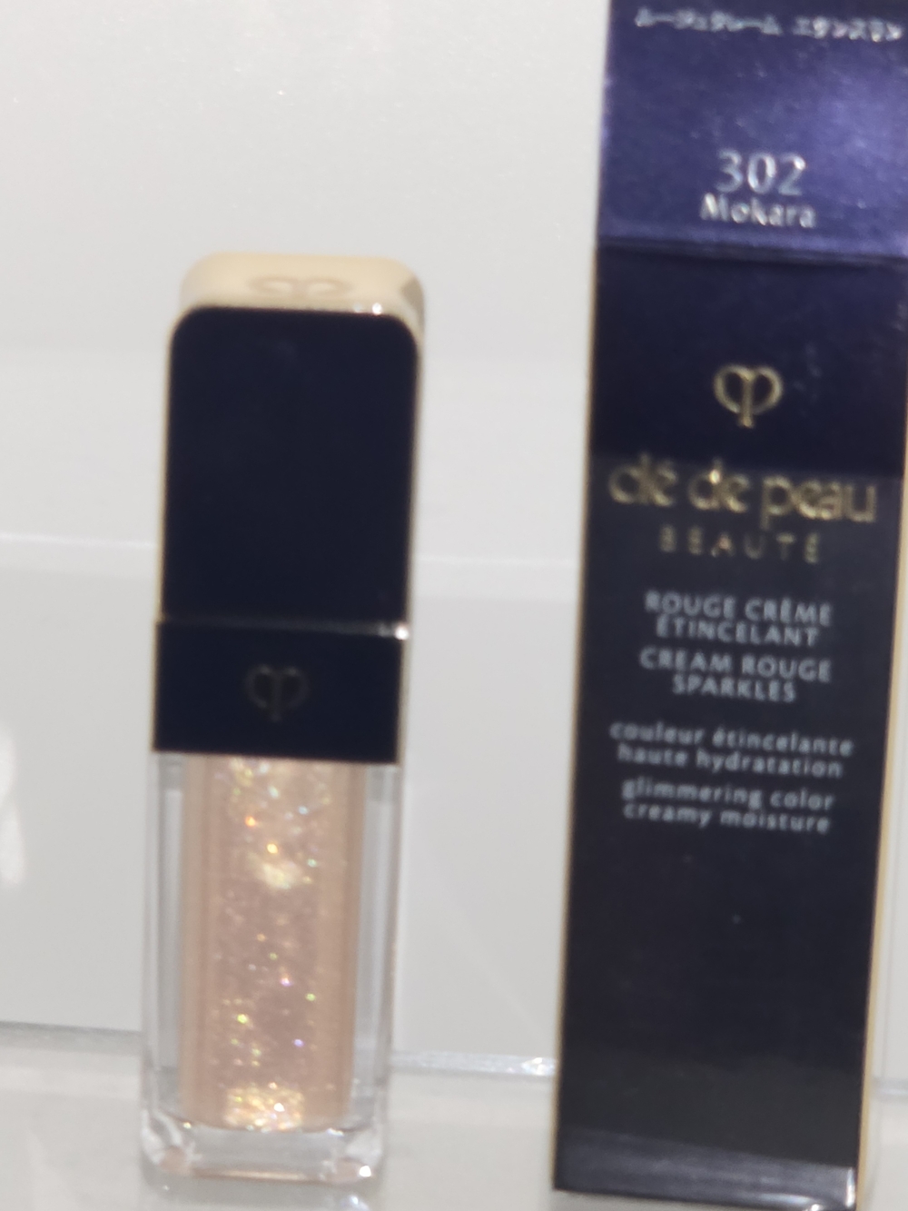 clé de peau BEAUTÉ- Cream Rouge Sparkles 302 Mokara - Picture 6 of 11
